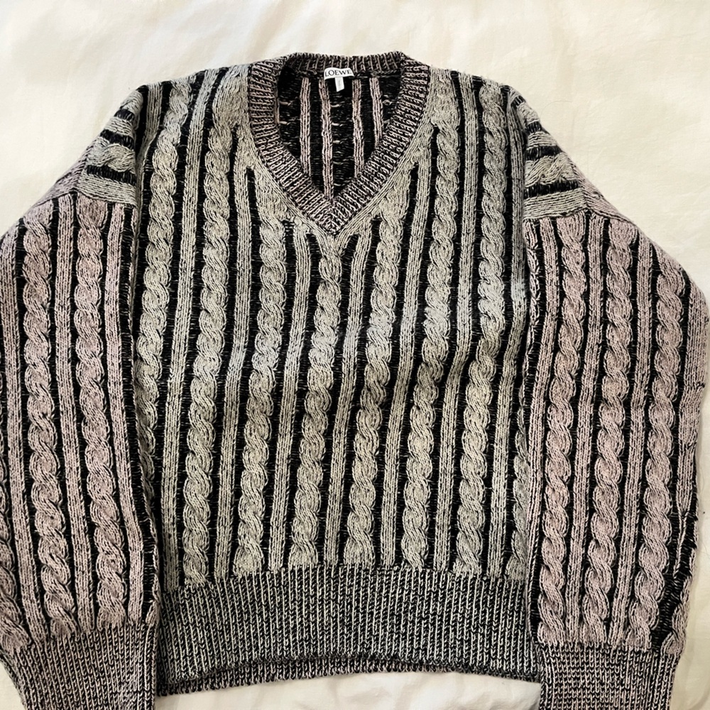 LOEWE Vneck sweater size SMALL great condition